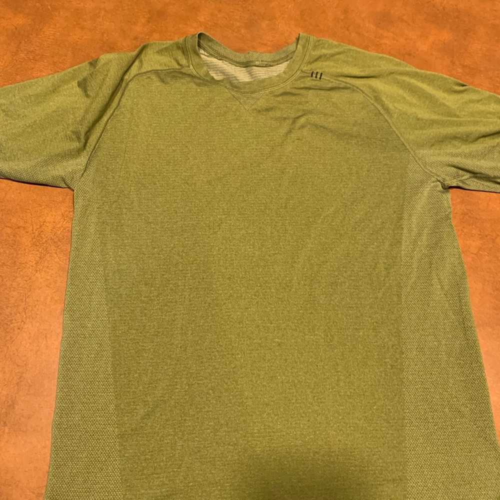 Lululemon metal vent tech shirt